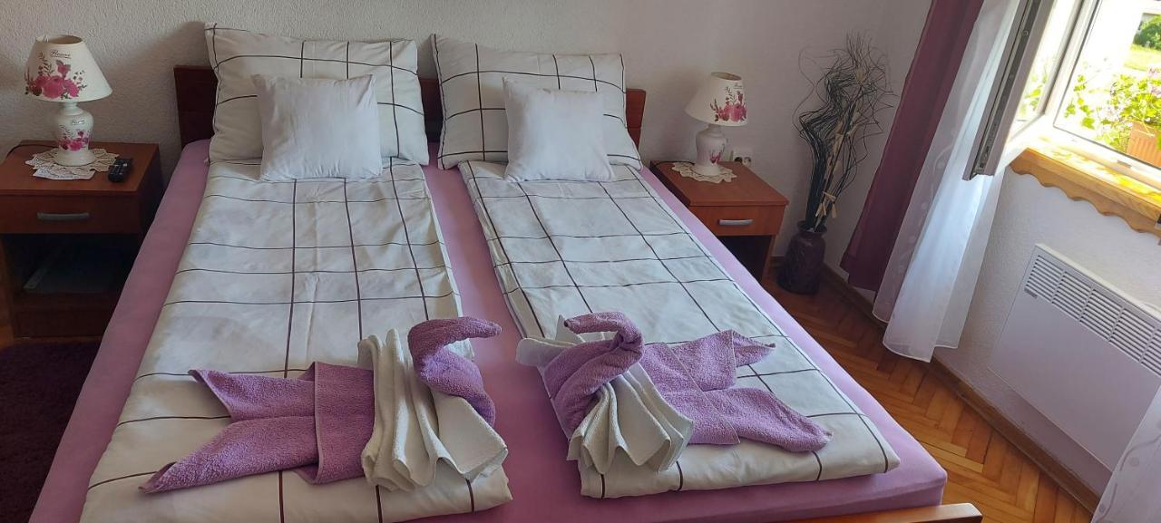 Apartments Zegarac House Korenica Luaran gambar
