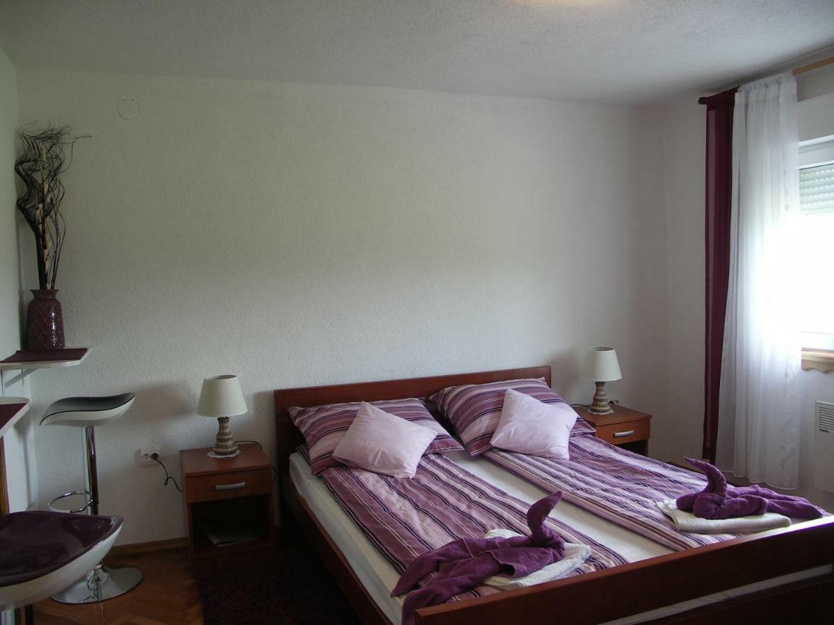 Apartments Zegarac House Korenica Luaran gambar