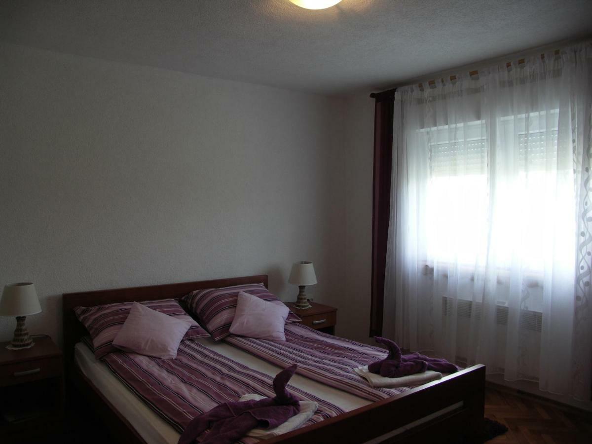 Apartments Zegarac House Korenica Luaran gambar